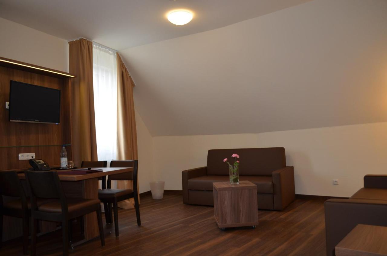 Hotel Isenbuetteler Hof Exteriör bild